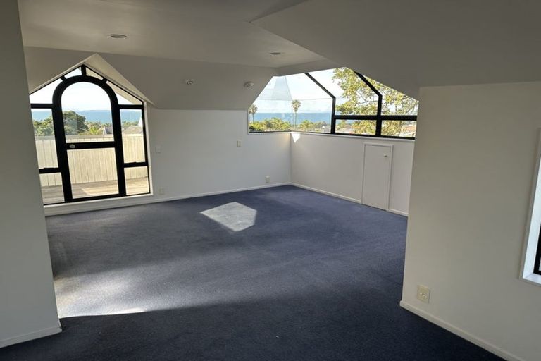 Photo of property in 30 Sylvan Park Avenue, Milford, Auckland, 0620