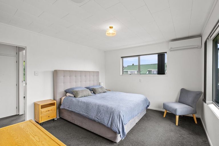 Photo of property in 3 La Salle Drive, Westown, New Plymouth, 4310