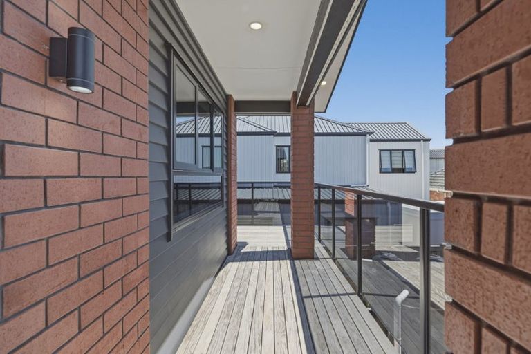 Photo of property in 716c Massey Road, Mangere, Auckland, 2022