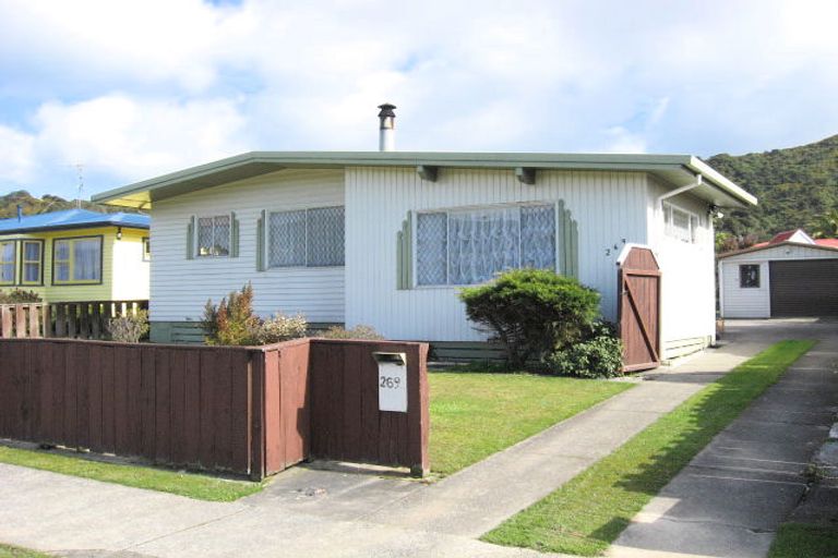 Photo of property in 269 Wellington Road, Wainuiomata, Lower Hutt, 5014