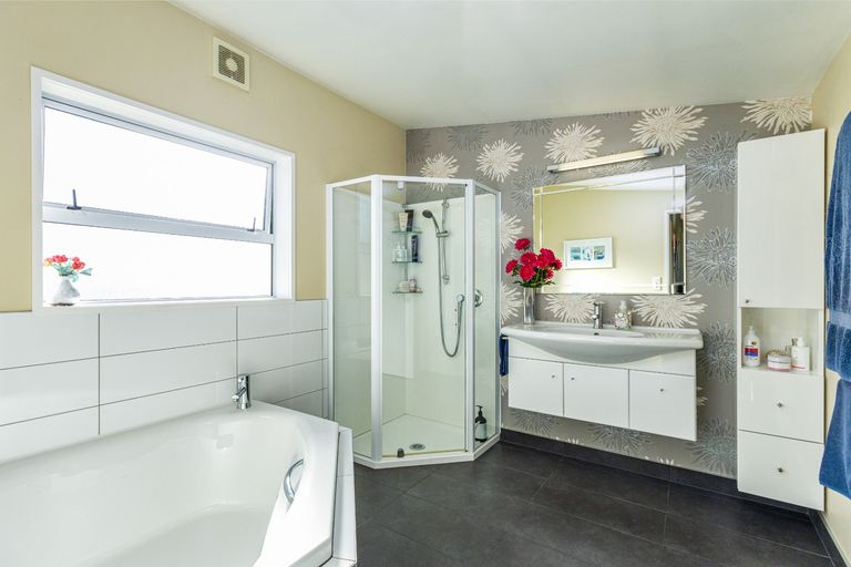 Photo of property in 5 Sutter Street, Seaview, Timaru, 7910