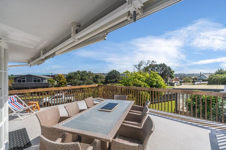 Photo of property in 15 Seaforth Avenue, Mangere Bridge, Auckland, 2022