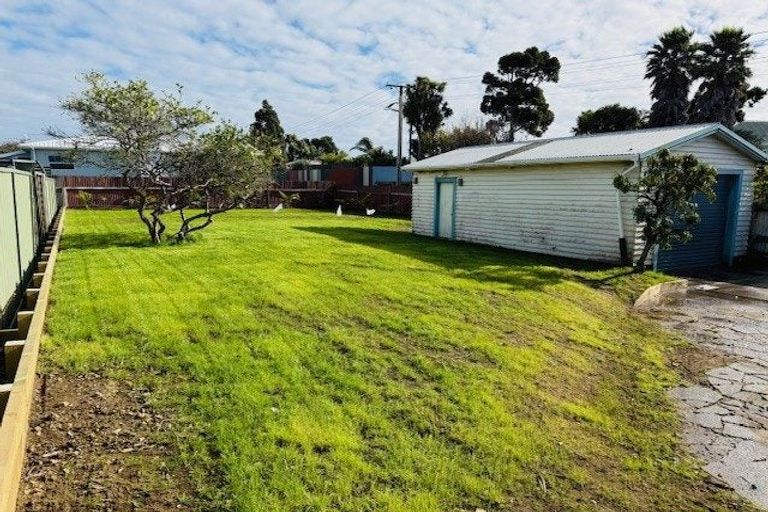 Photo of property in 40 Fitzroy Road, Fitzroy, New Plymouth, 4312