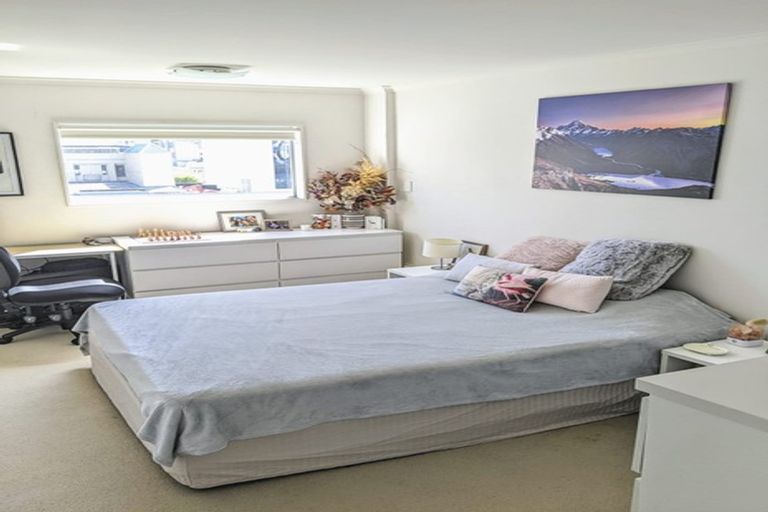 Photo of property in Monvie Apartments, 404/15 Holland Street, Te Aro, Wellington, 6011