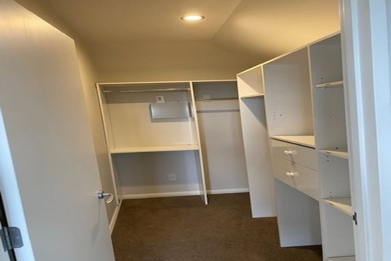 Photo of property in 1/86 Saddleback Rise, Murrays Bay, Auckland, 0630