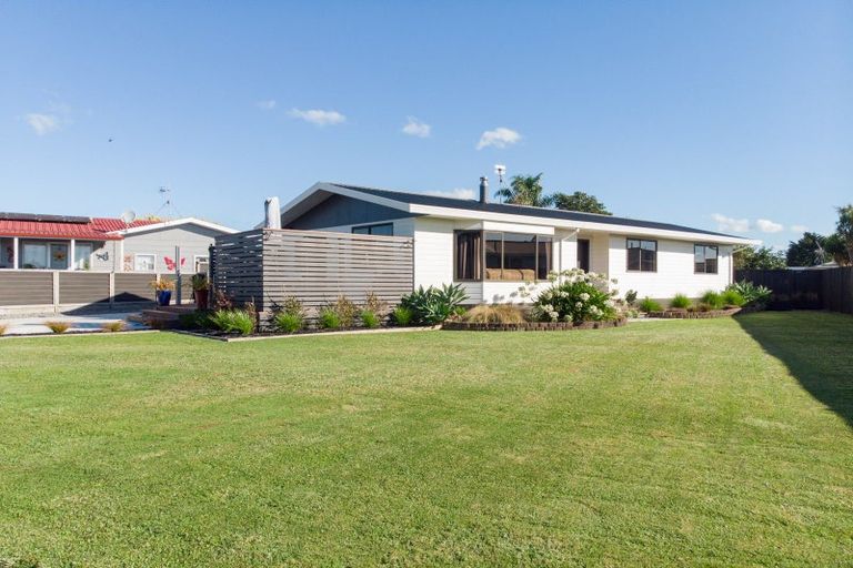 Photo of property in 20 Miller Place, Ngatea, 3503