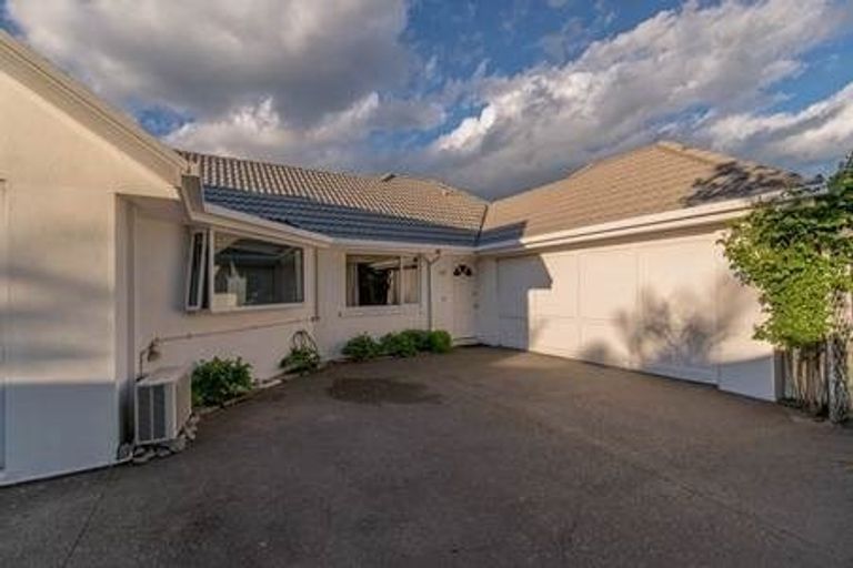 Photo of property in 52 Berkshire Drive, Avonhead, Christchurch, 8042