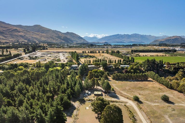 Photo of property in 293 Riverbank Road, Wanaka, 9382