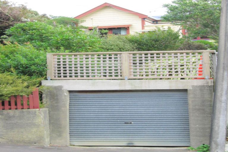 Photo of property in 24 Lincoln Street, Brooklyn, Wellington, 6021