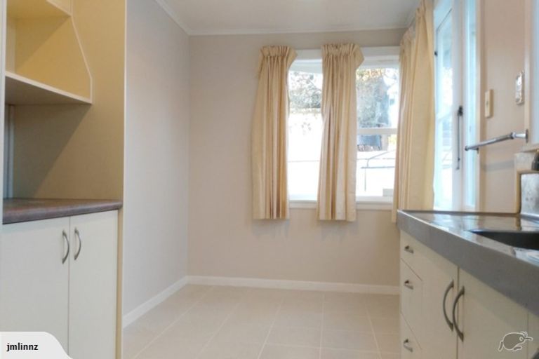 Photo of property in 44 Brandon Road, Glen Eden, Auckland, 0602