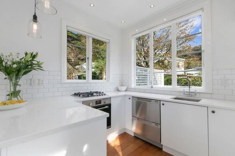 Photo of property in 6 Kowhai Street, Eastbourne, Lower Hutt, 5013