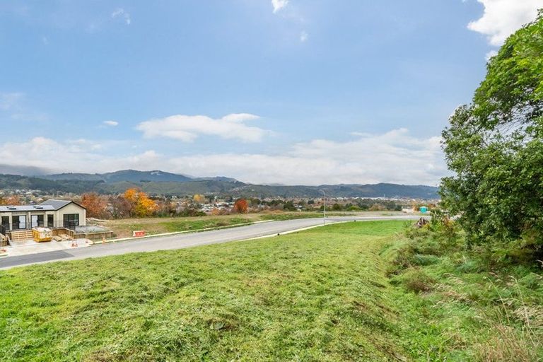 Photo of property in 22 Colorado Road, Totara Park, Upper Hutt, 5018