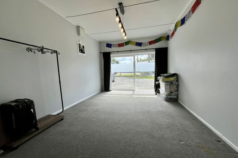 Photo of property in 1/16 Roseburn Place, Pakuranga, Auckland, 2010