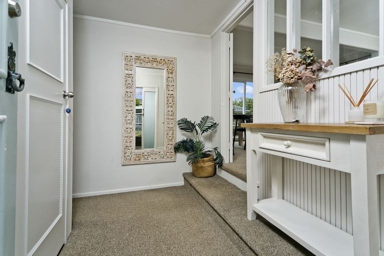 Photo of property in 1/1 Tainui Street, Torbay, Auckland, 0630