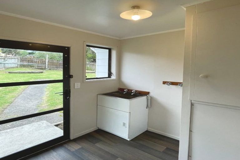 Photo of property in 25 Virgo Place, Glen Eden, Auckland, 0602