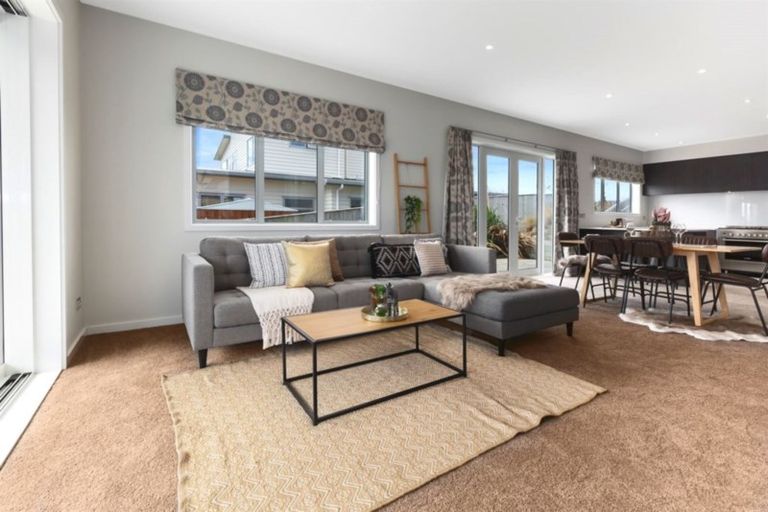 Photo of property in 135 Endeavour Drive, Whitby, Porirua, 5024