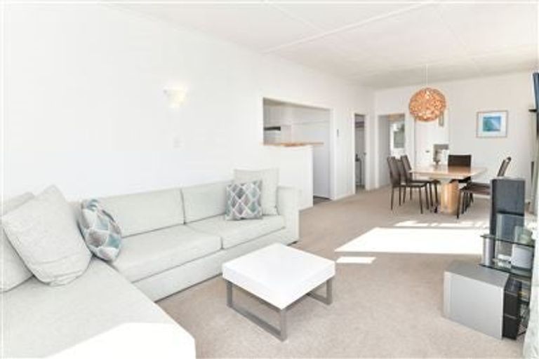 Photo of property in 1219 Whangaparaoa Road, Gulf Harbour, Whangaparaoa, 0930