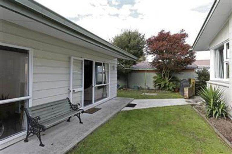 Photo of property in 84 Woodbury Street, Russley, Christchurch, 8042