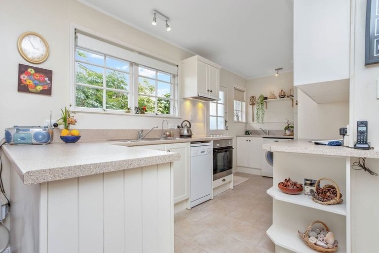 Photo of property in 2/8 Udys Road, Pakuranga, Auckland, 2010