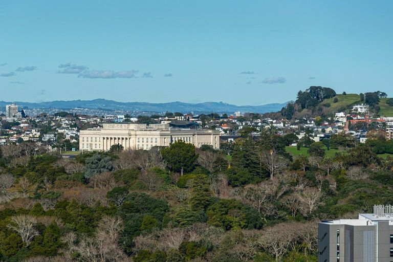 Photo of property in The Metropolis Apartments, 3303/1 Courthouse Lane, Auckland Central, Auckland, 1010