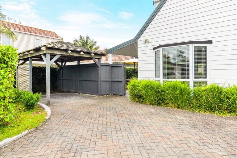 Photo of property in 1a Barberry Lane, Te Atatu Peninsula, Auckland, 0610