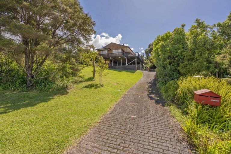 Photo of property in 2 Puriri Place, Whitianga, 3510