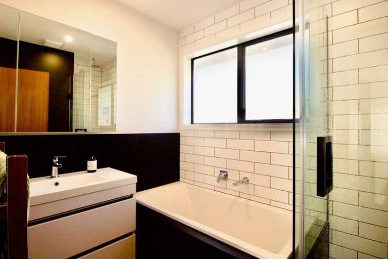 Photo of property in 1/18 Sydney Street, Hauraki, Auckland, 0622