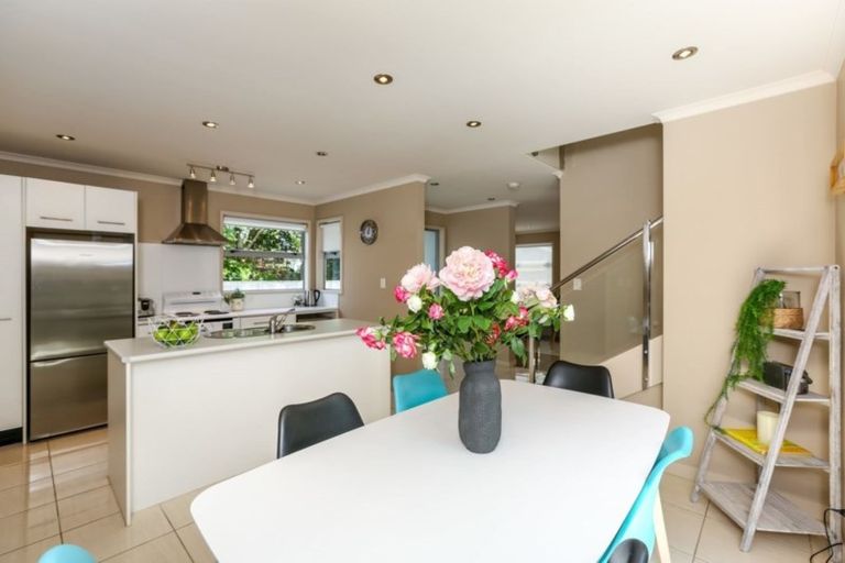 Photo of property in 32c Gilbert Street, New Plymouth, 4310