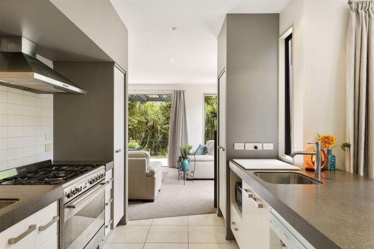 Photo of property in 3/44 Aberdeen Road, Campbells Bay, Auckland, 0620