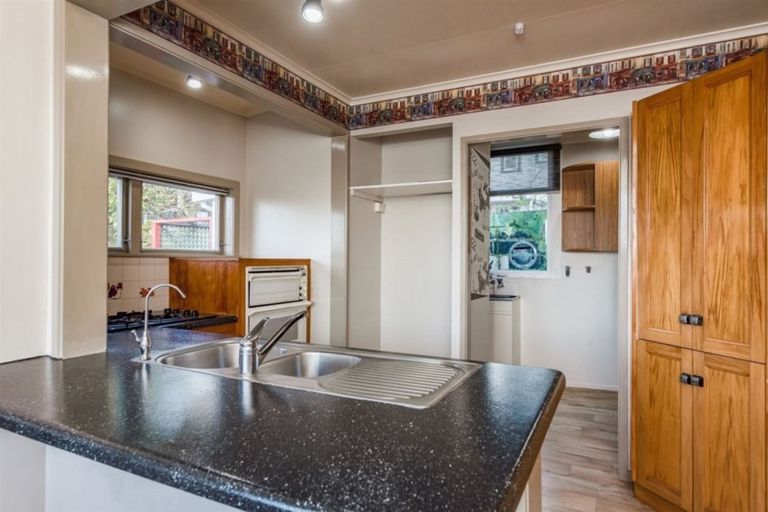 Photo of property in 9 Lerwick Terrace, Melrose, Wellington, 6023