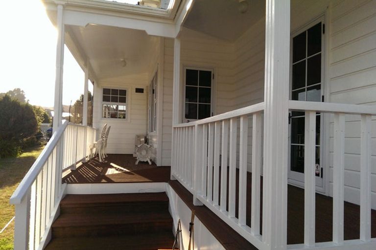 Photo of property in 22 Ronald Woolf Place, Churton Park, Wellington, 6037