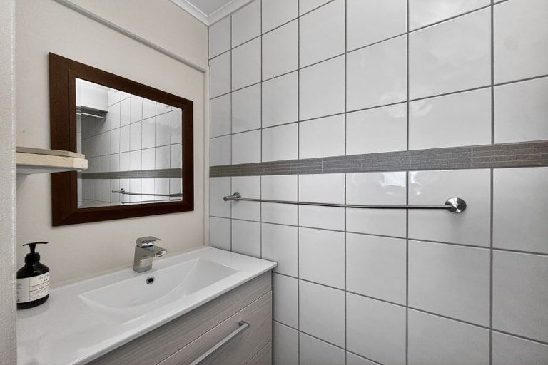 Photo of property in 102 Newcastle Street, Mahia, 4198