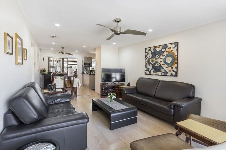 Photo of property in 1/5 Colleen Norma Place, Half Moon Bay, Auckland, 2012