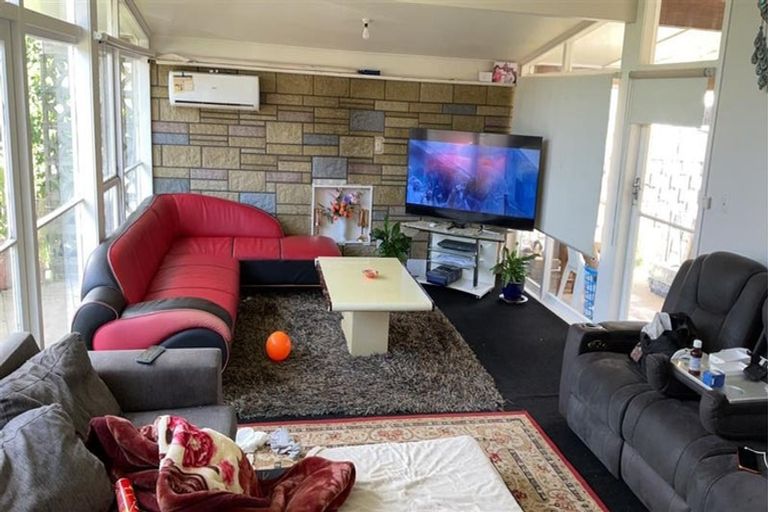Photo of property in 5 Ashcroft Avenue, Mangere Bridge, Auckland, 2022