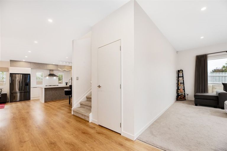 Photo of property in 1a Waitaki Street, Sunnyvale, Auckland, 0612