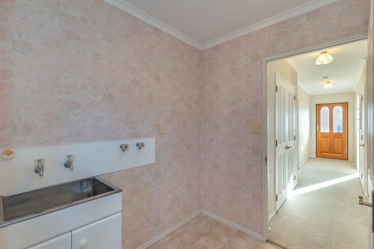 Photo of property in 106 Winchester Street, Levin, 5510