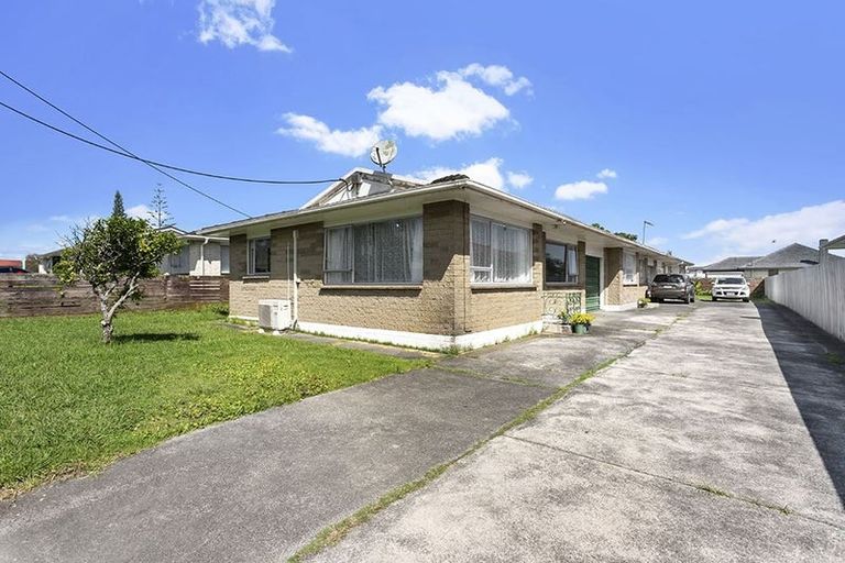 Photo of property in 1/4 Pomaria Road, Henderson, Auckland, 0610