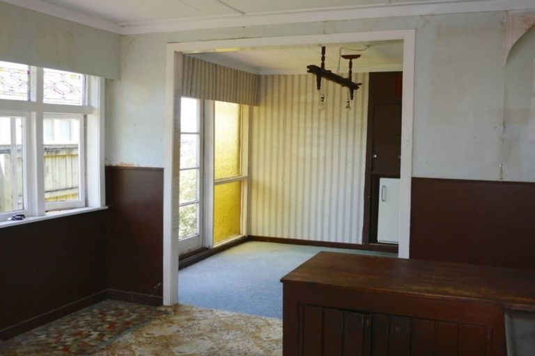 Photo of property in 466 South Road, Omata, New Plymouth, 4374