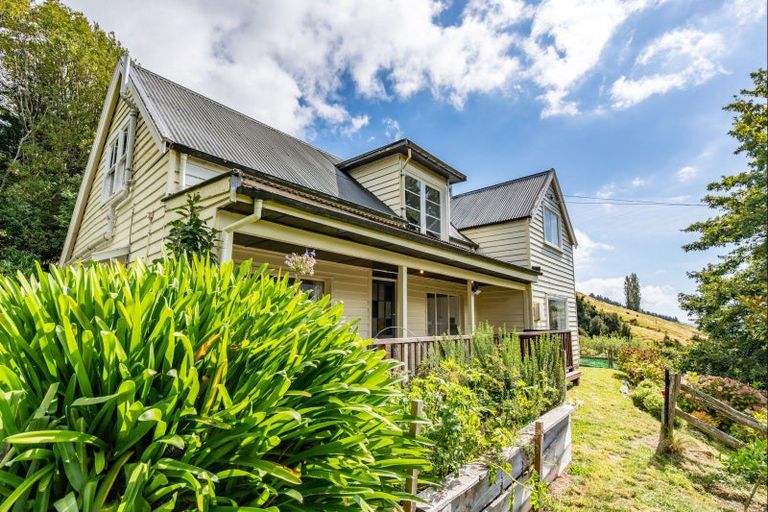 Photo of property in 8 Shadbolts Road, Pigeon Bay, Akaroa, 7583