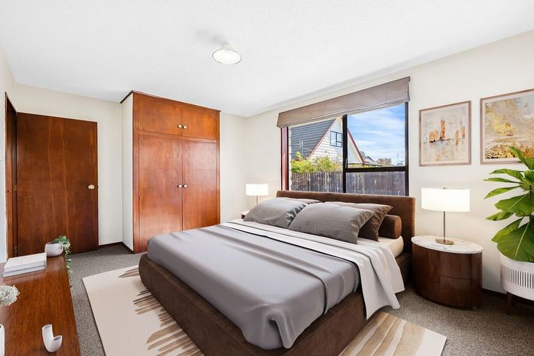 Photo of property in 2/204 Grimseys Road, Redwood, Christchurch, 8051