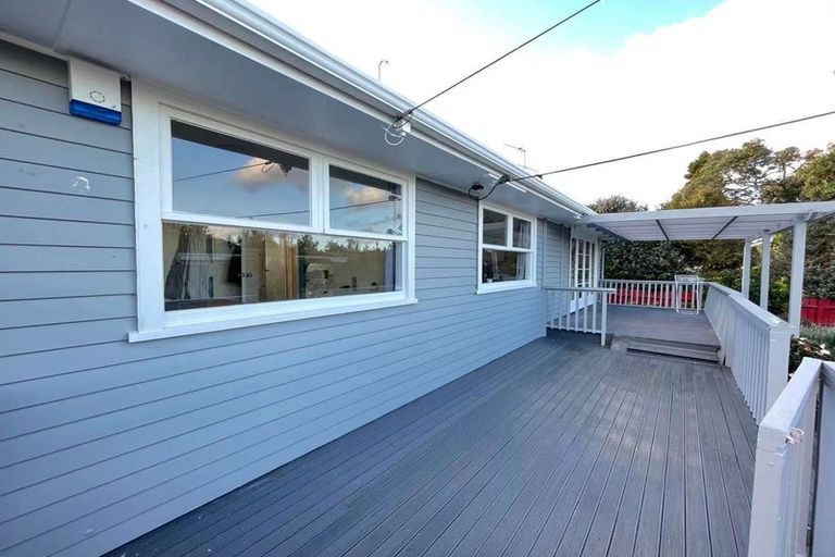 Photo of property in 1/88 Tirimoana Road, Te Atatu South, Auckland, 0602