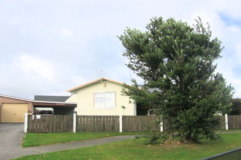 Photo of property in 7 Ashton Place, Highbury, Palmerston North, 4412