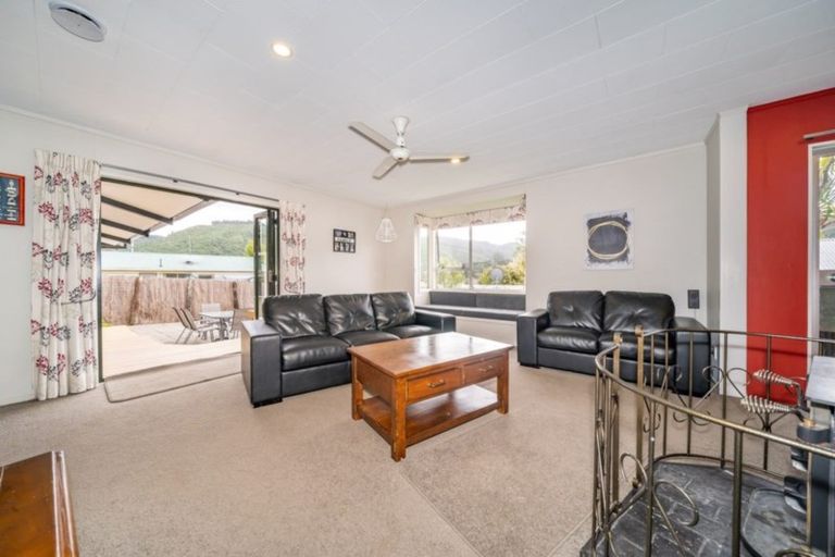 Photo of property in 10 Garnet Grove, Birchville, Upper Hutt, 5018