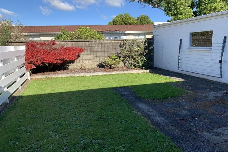 Photo of property in 17a Percy Cameron Street, Avalon, Lower Hutt, 5011