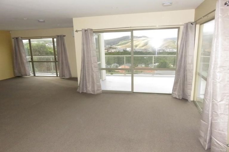 Photo of property in 36 Waverton Terrace, Churton Park, Wellington, 6037