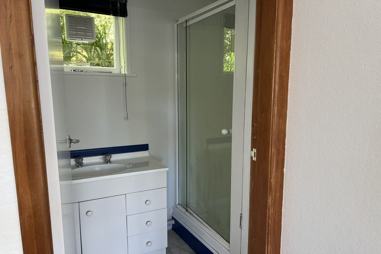 Photo of property in 21 Kitchener Terrace, Johnsonville, Wellington, 6037