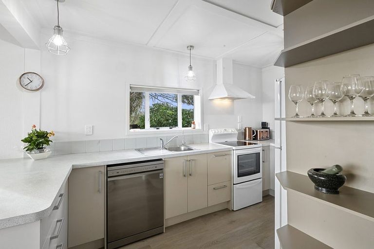 Photo of property in 89 Paynters Avenue, Strandon, New Plymouth, 4312