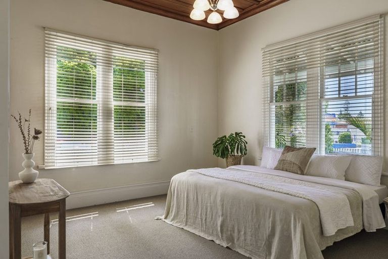 Photo of property in 1 Latham Street, Napier South, Napier, 4110