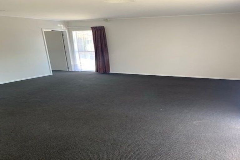 Photo of property in 209 Walter Strevens Drive, Conifer Grove, Takanini, 2112