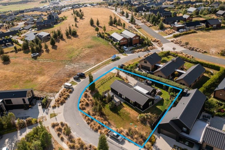 Photo of property in 10 Pendeen Crescent, Jacks Point, Queenstown, 9371